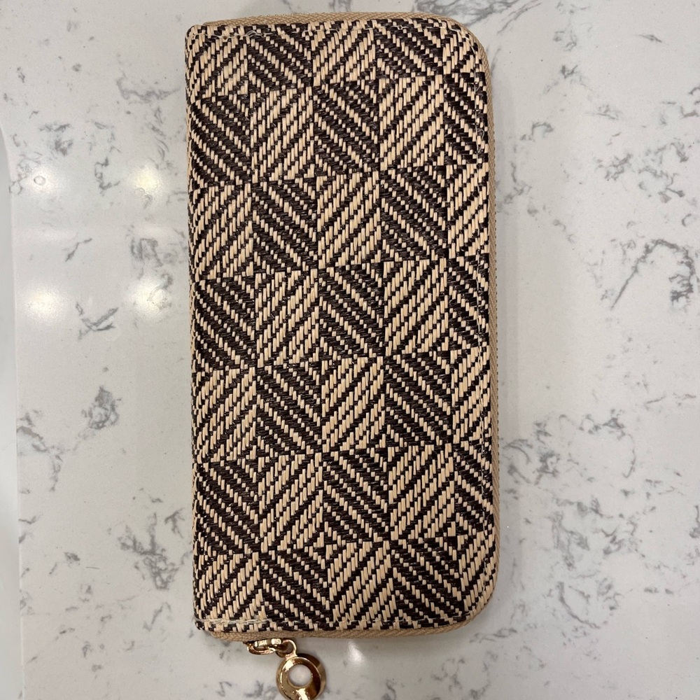 raffia straw zipper clutch wallet - holds 12 cards plus cash - Picture 3 of 8